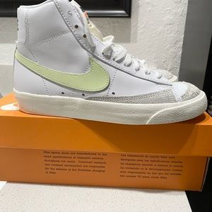 Wmns Blazer Mid '77 'Barely Volt'